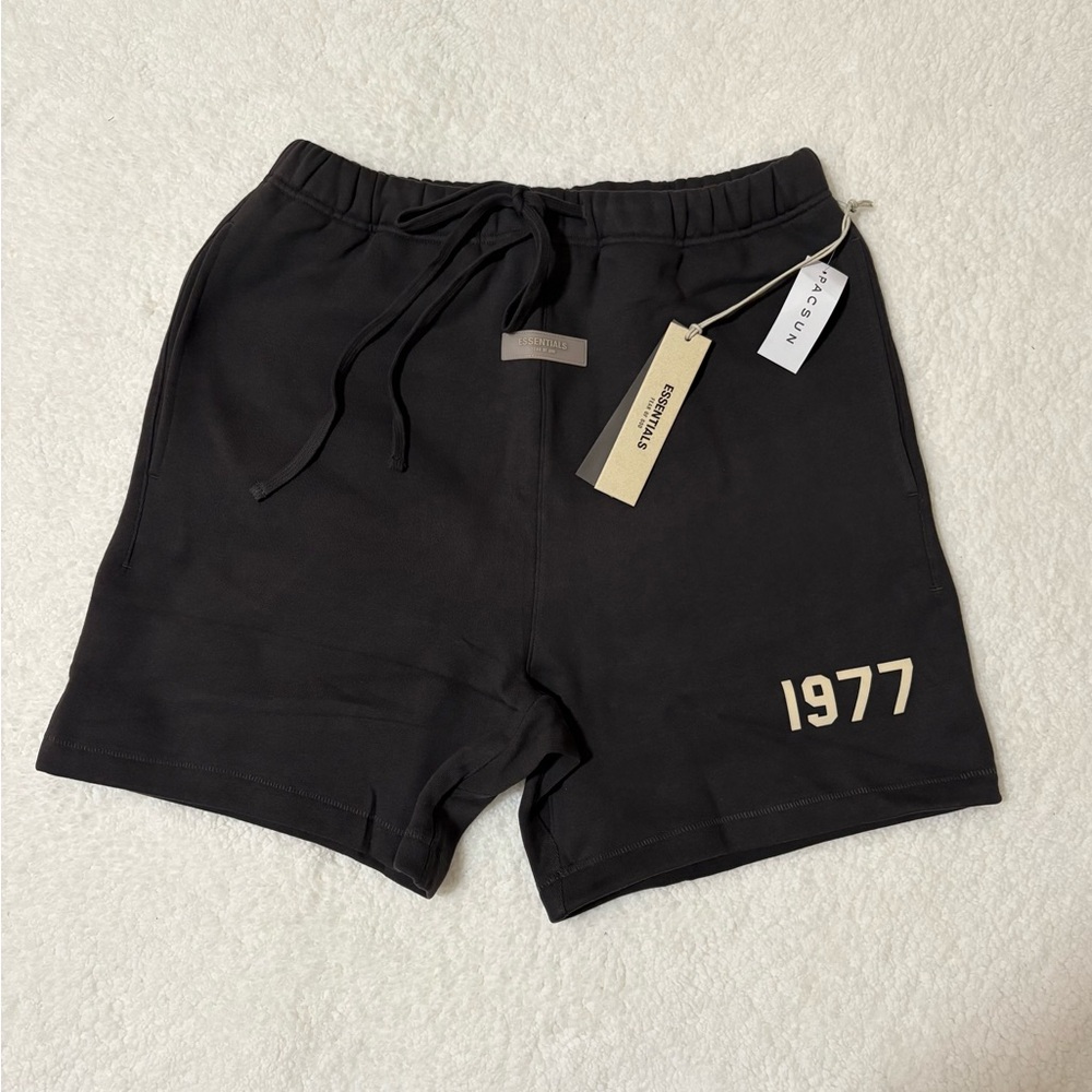 Fear of God Men Essential Men 1977 in color Iron Shorts NWT